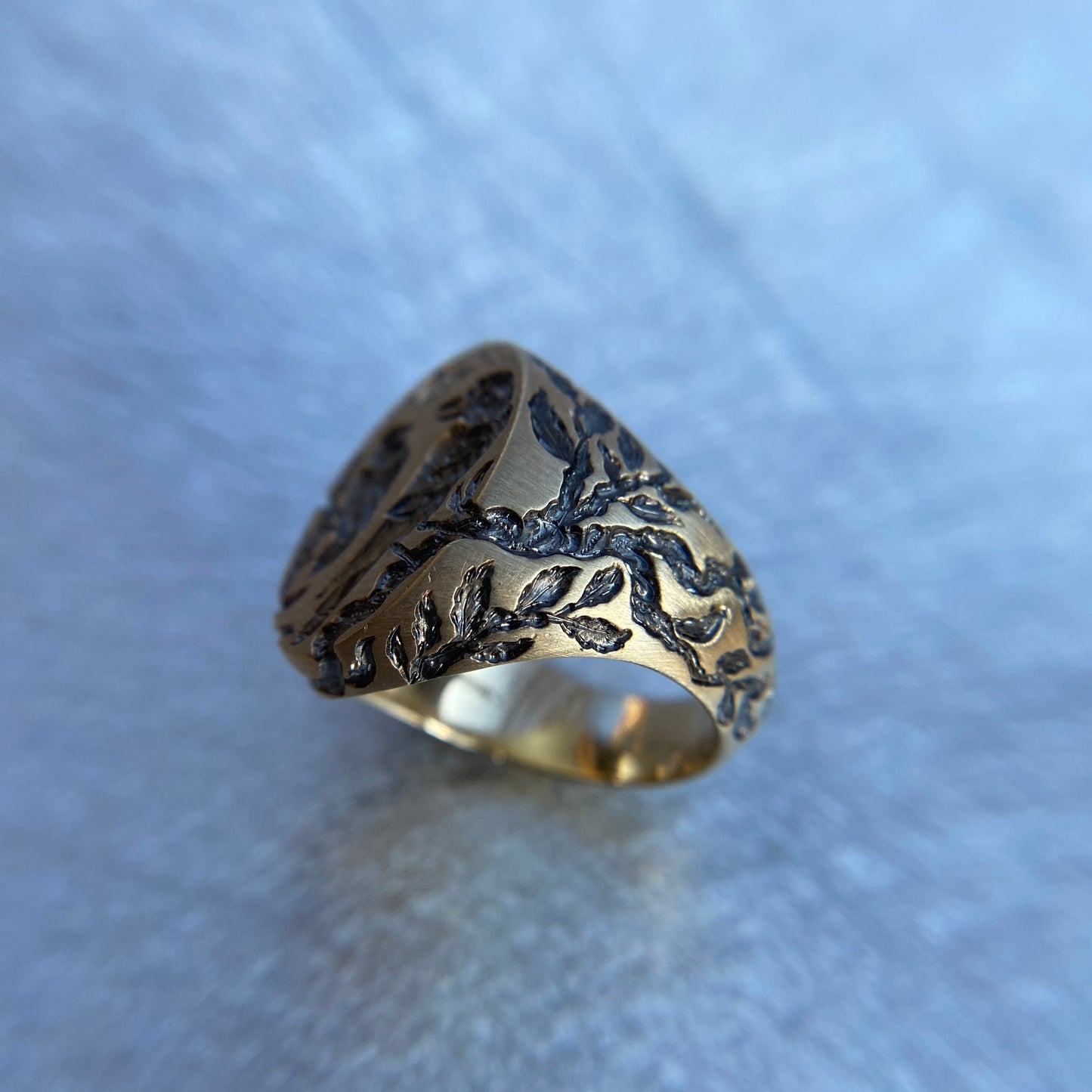 Two Ravens | Gold