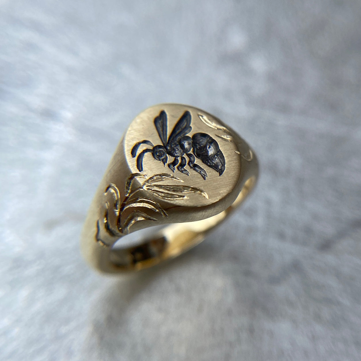 Honey Bee Signet | Gold