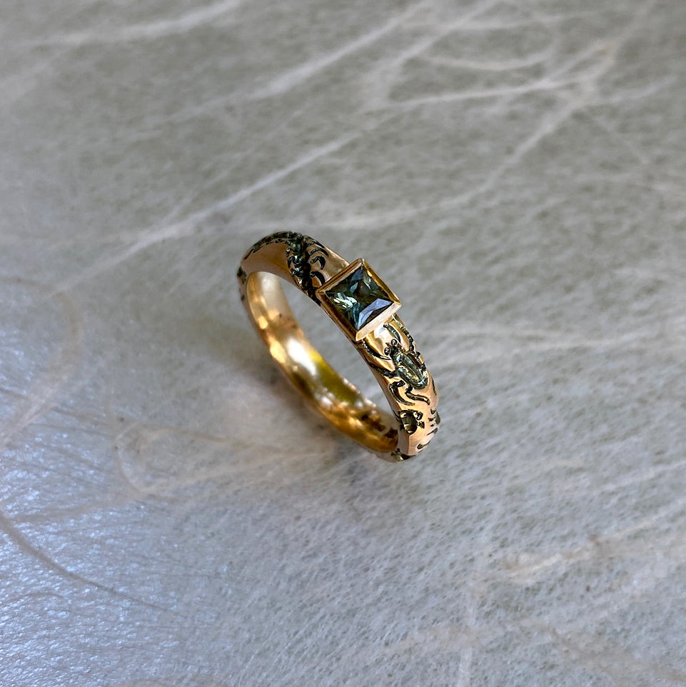 Undergrowth Sapphire Band | Gold