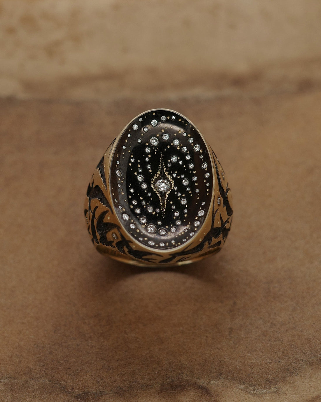 Jewellery Now : the curators’ edit at Ruthin Craft Centre