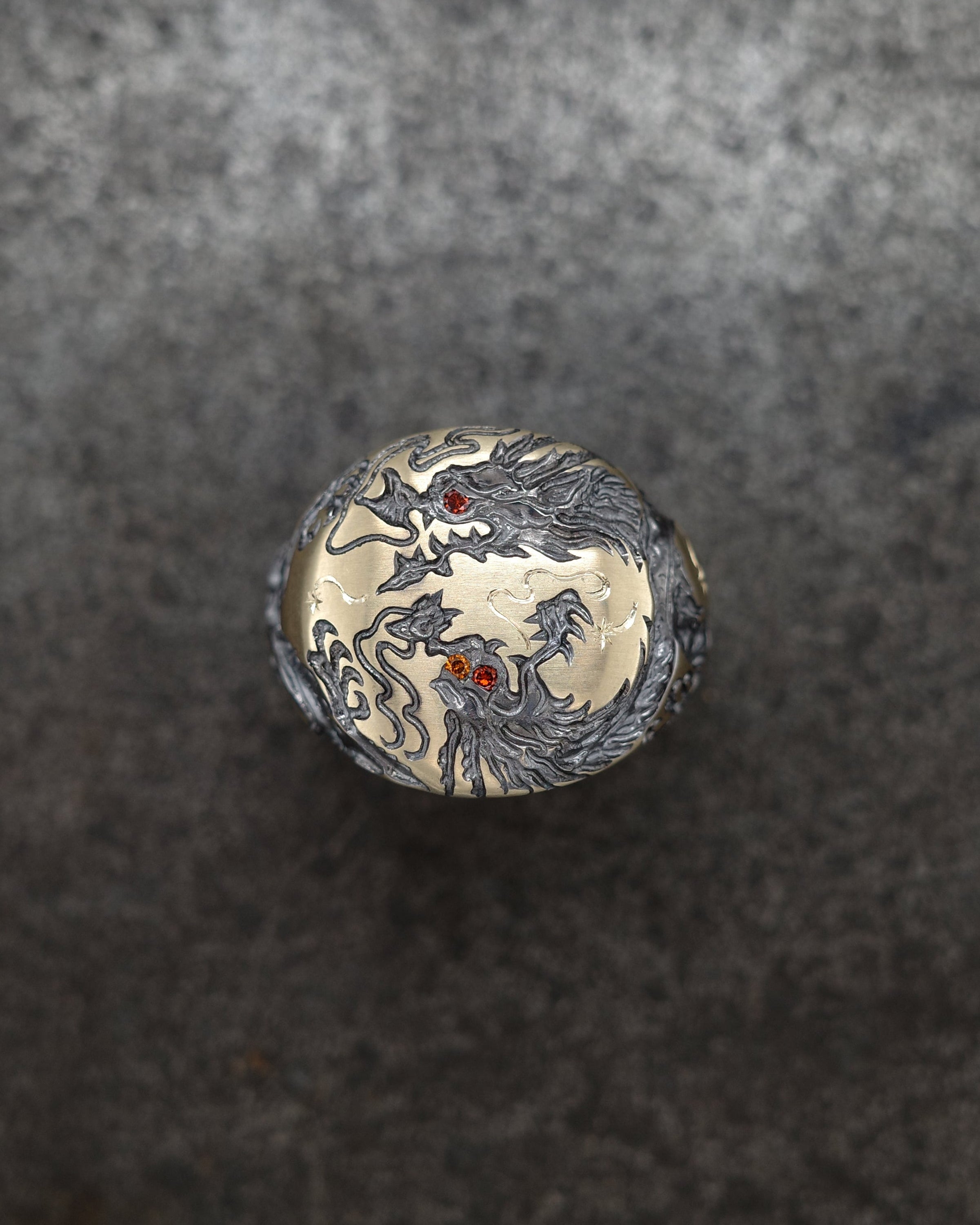 2 Dragons Ring