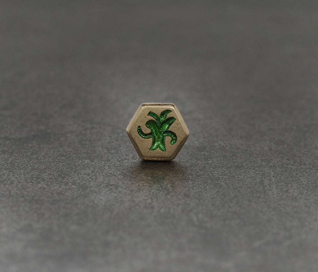 Tabula Rasa Stud - Apple Core