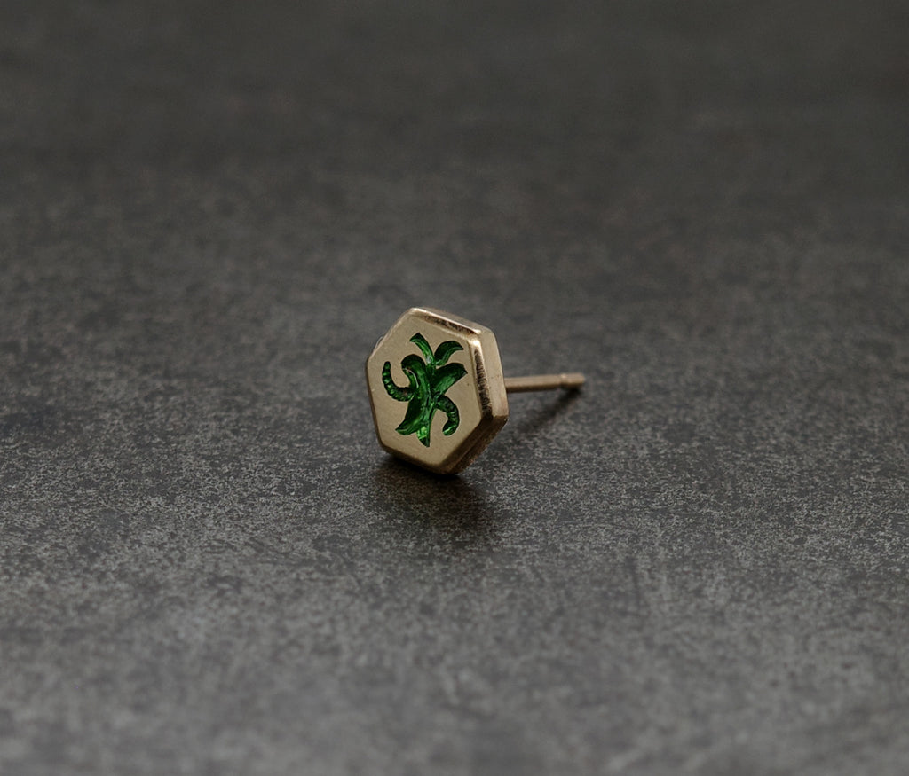 Tabula Rasa Stud - Apple Core
