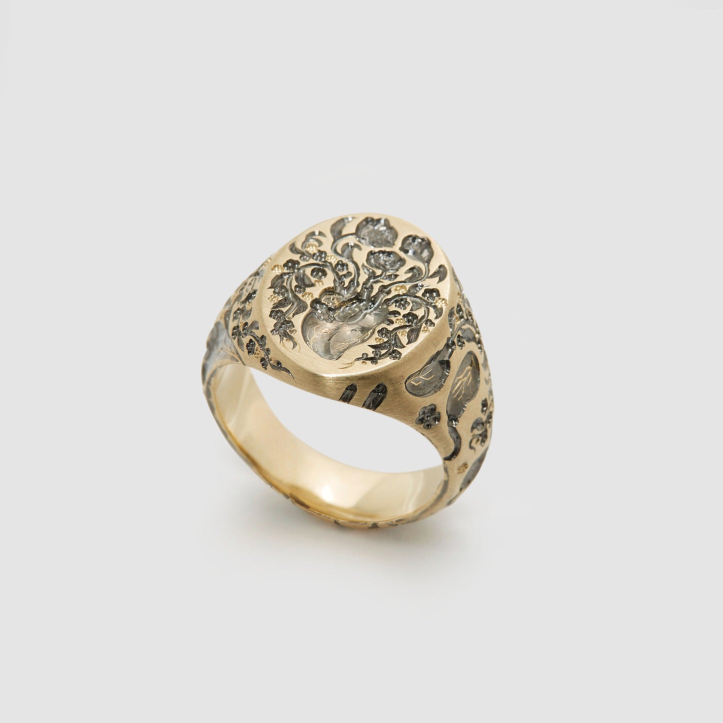 Anatomical Classic Heart Signet Ring | Gold