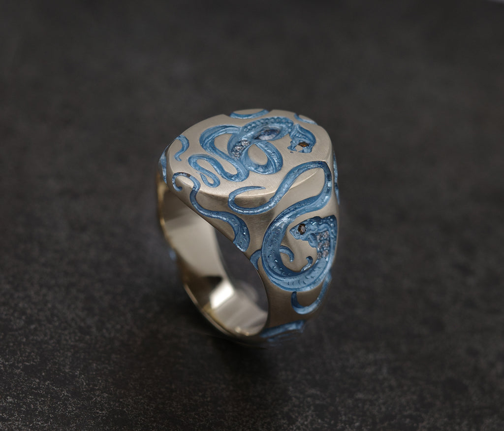 Reverse Queen Cobra Signet