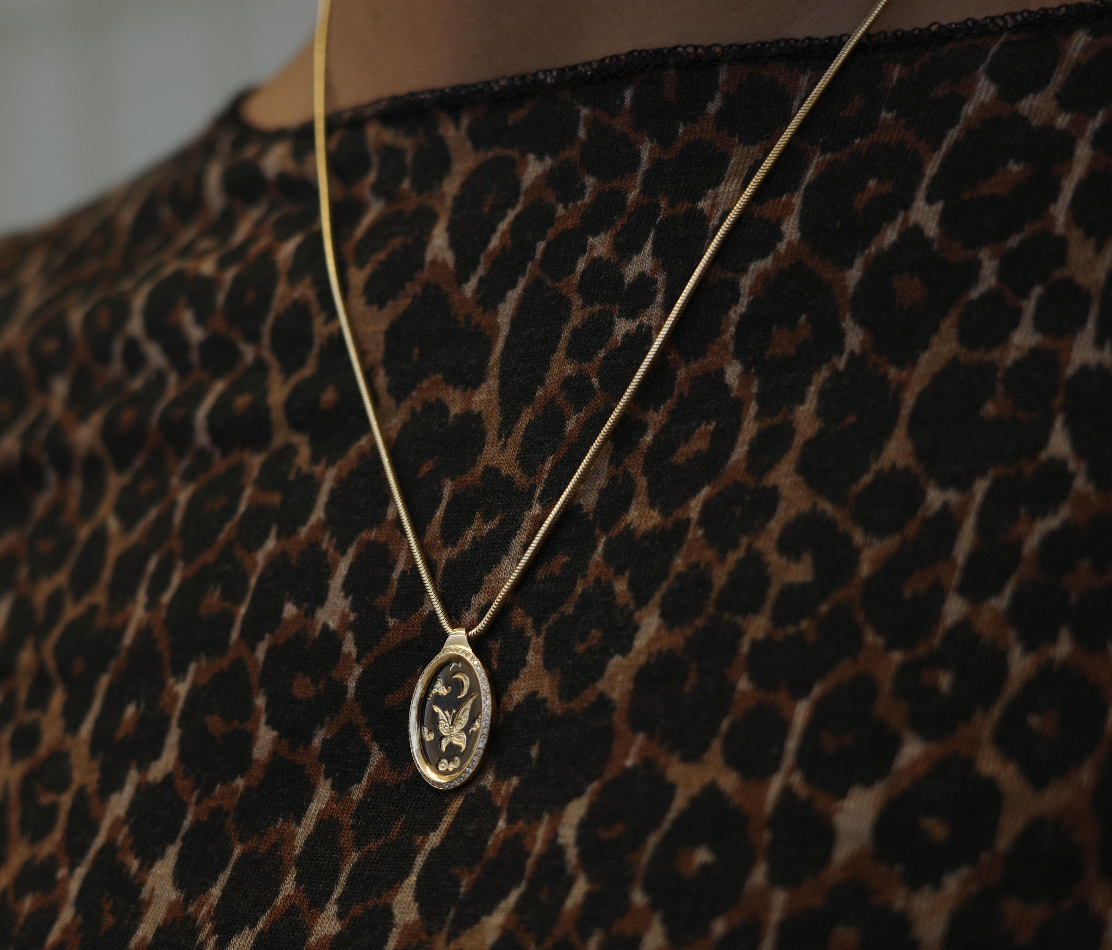 Medium Pavé Frame Pendant