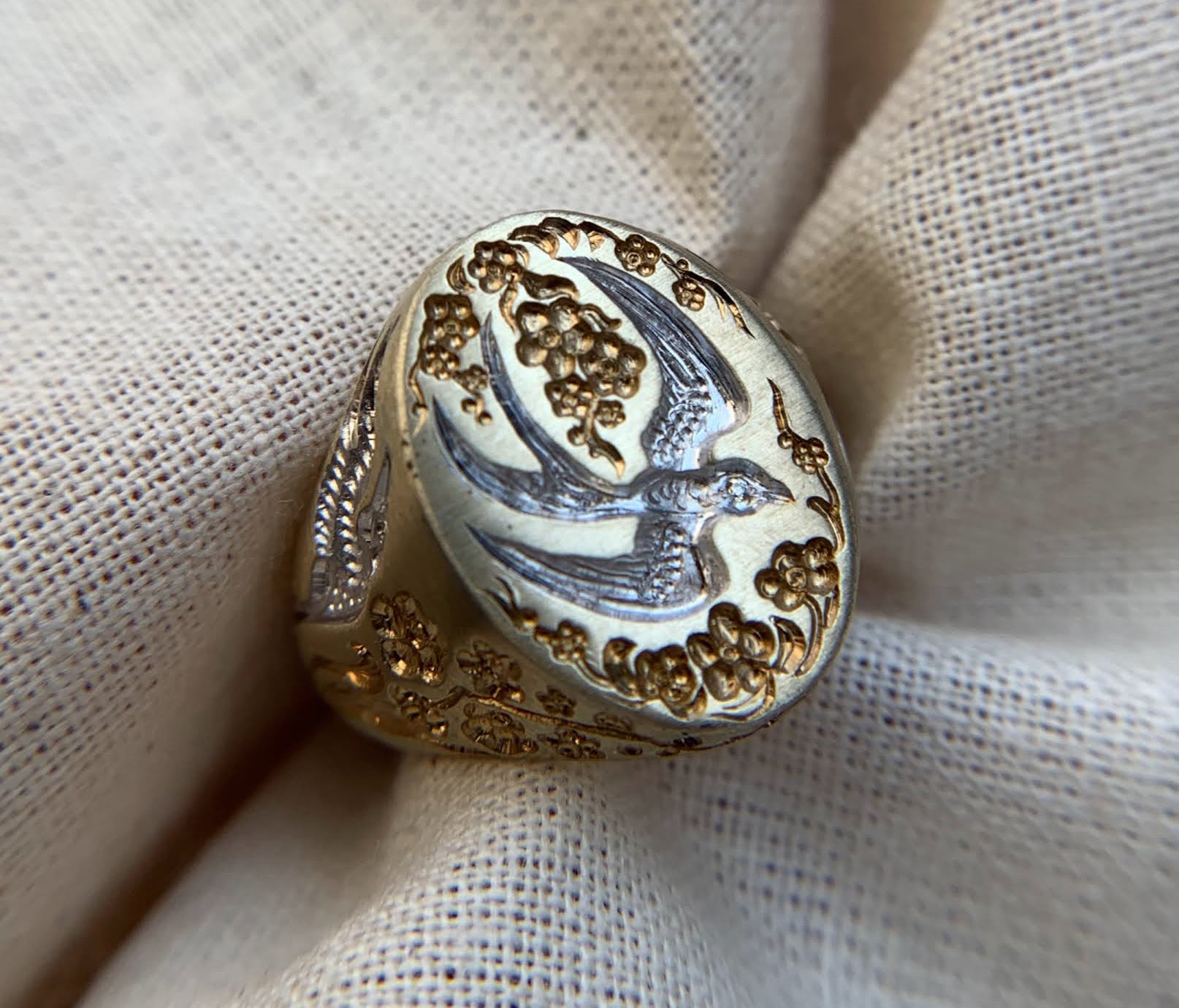 Swallow & Hummingbird Signet