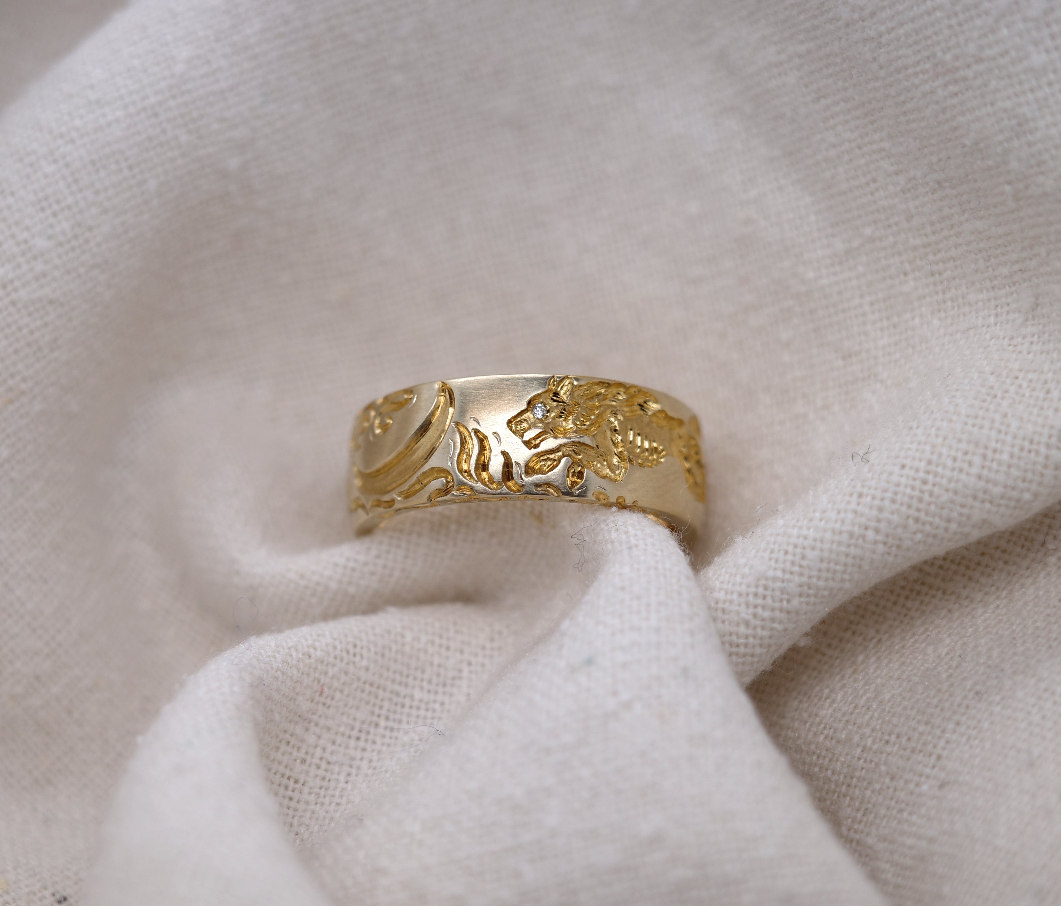 Wolf Band Ring