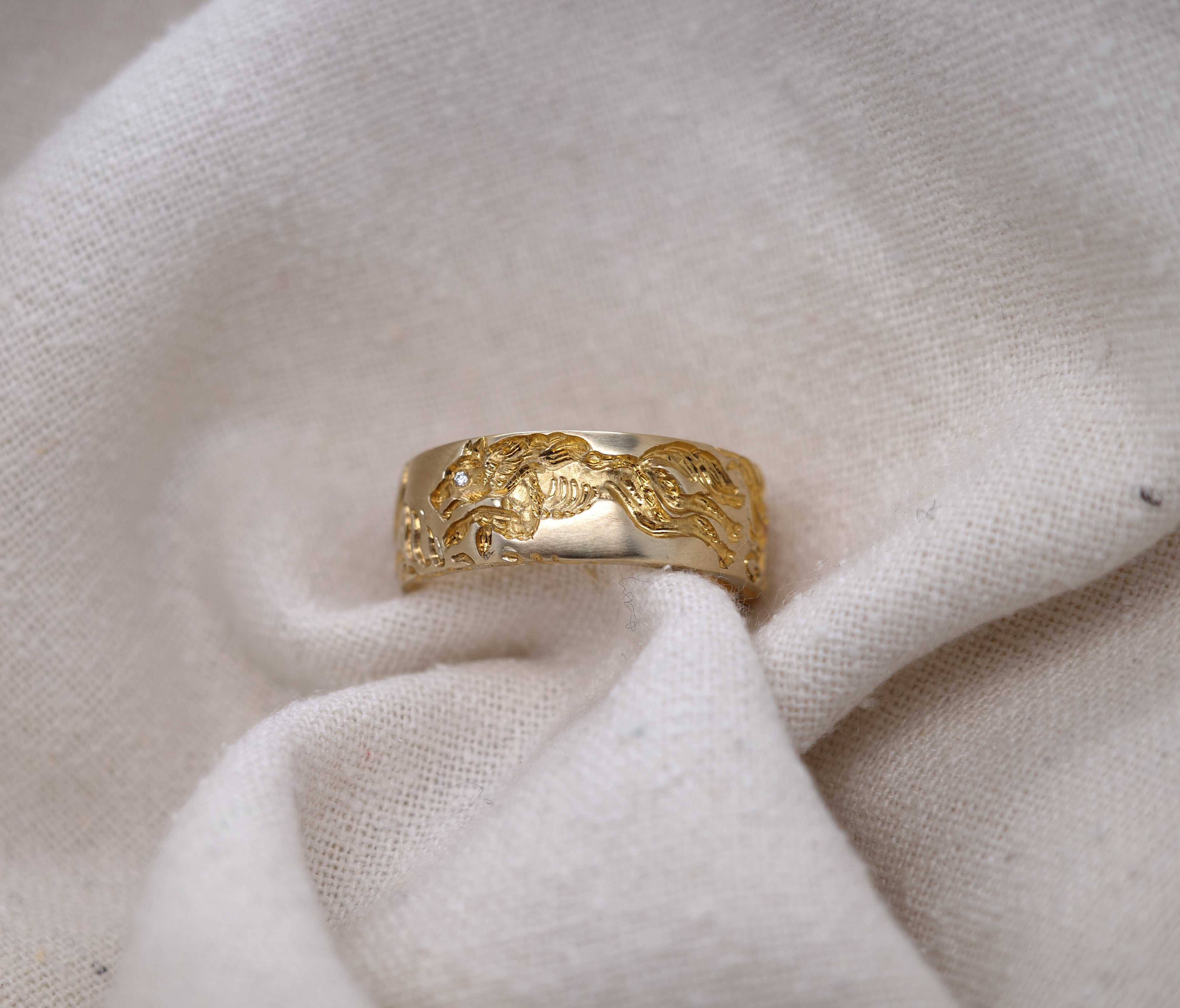 Wolf Band Ring