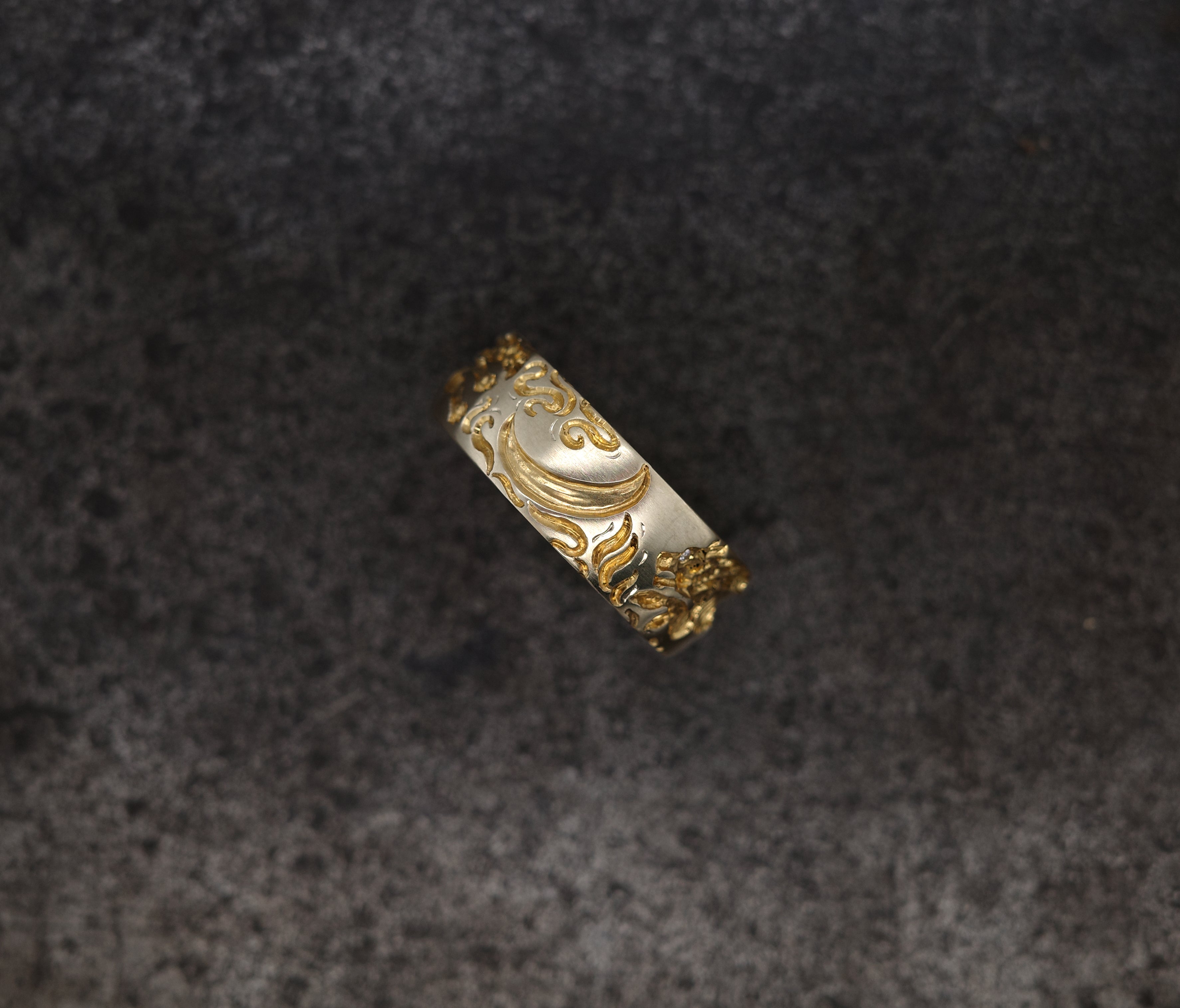 Wolf Band Ring