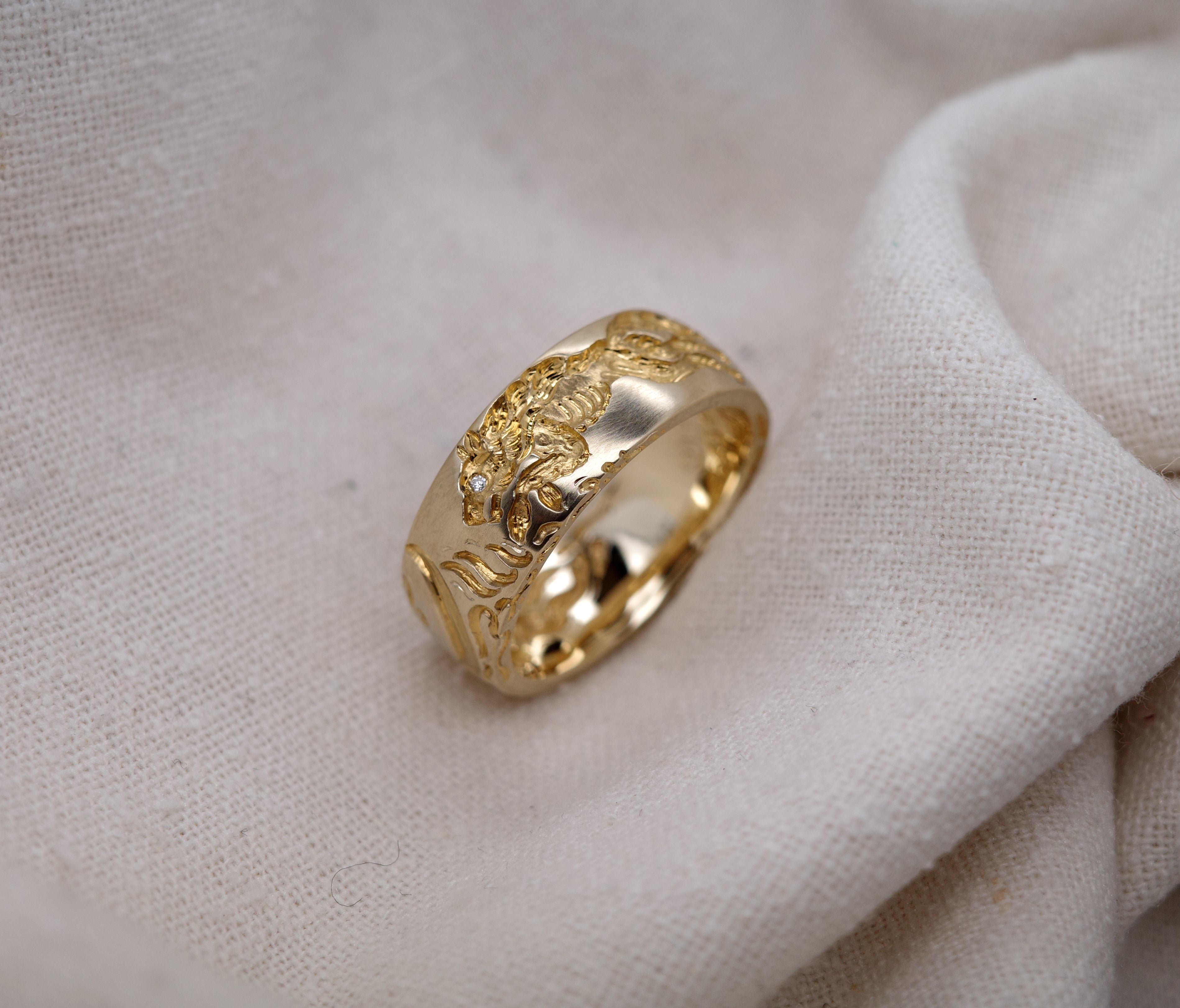 Wolf Band Ring