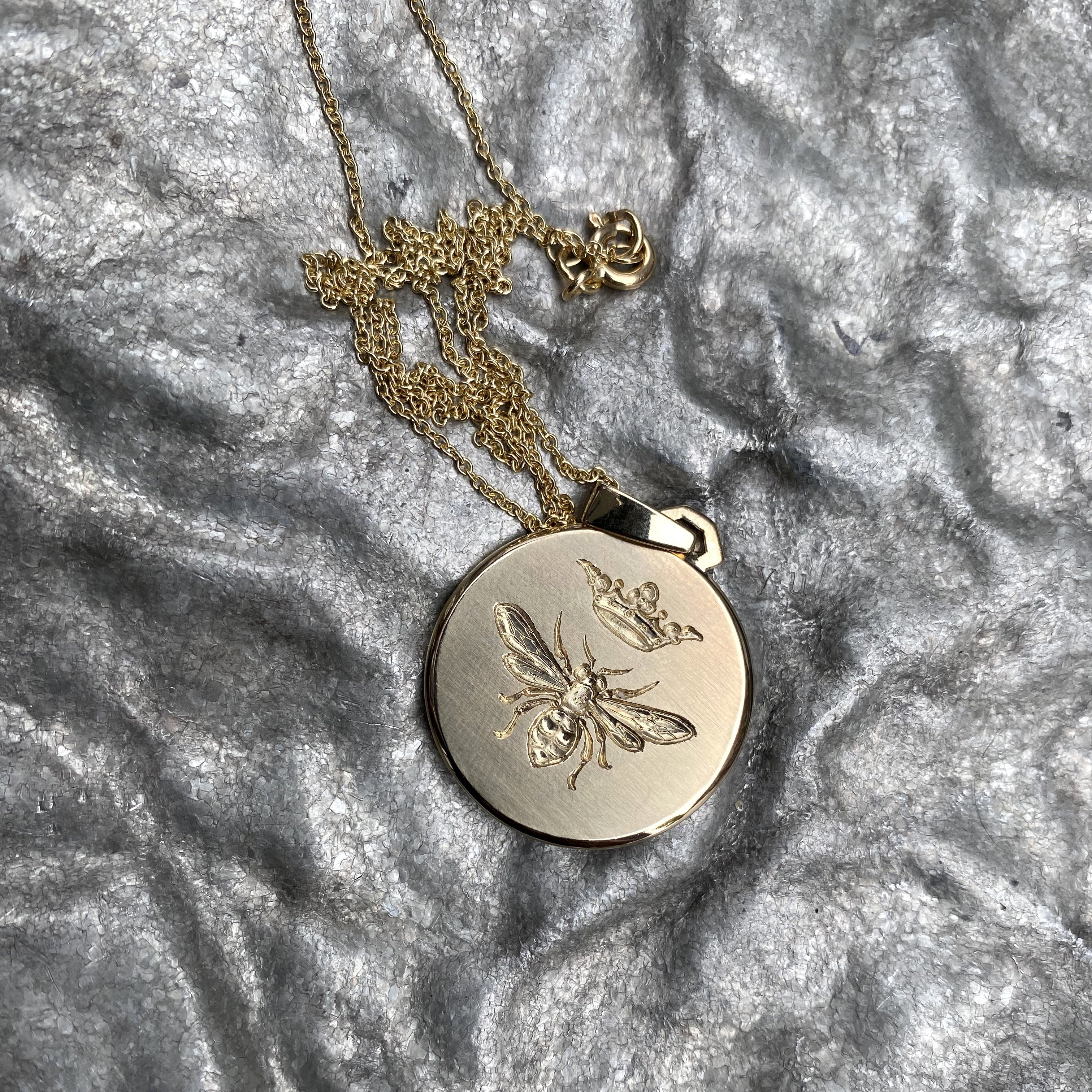 Queen bee pendant deals necklace