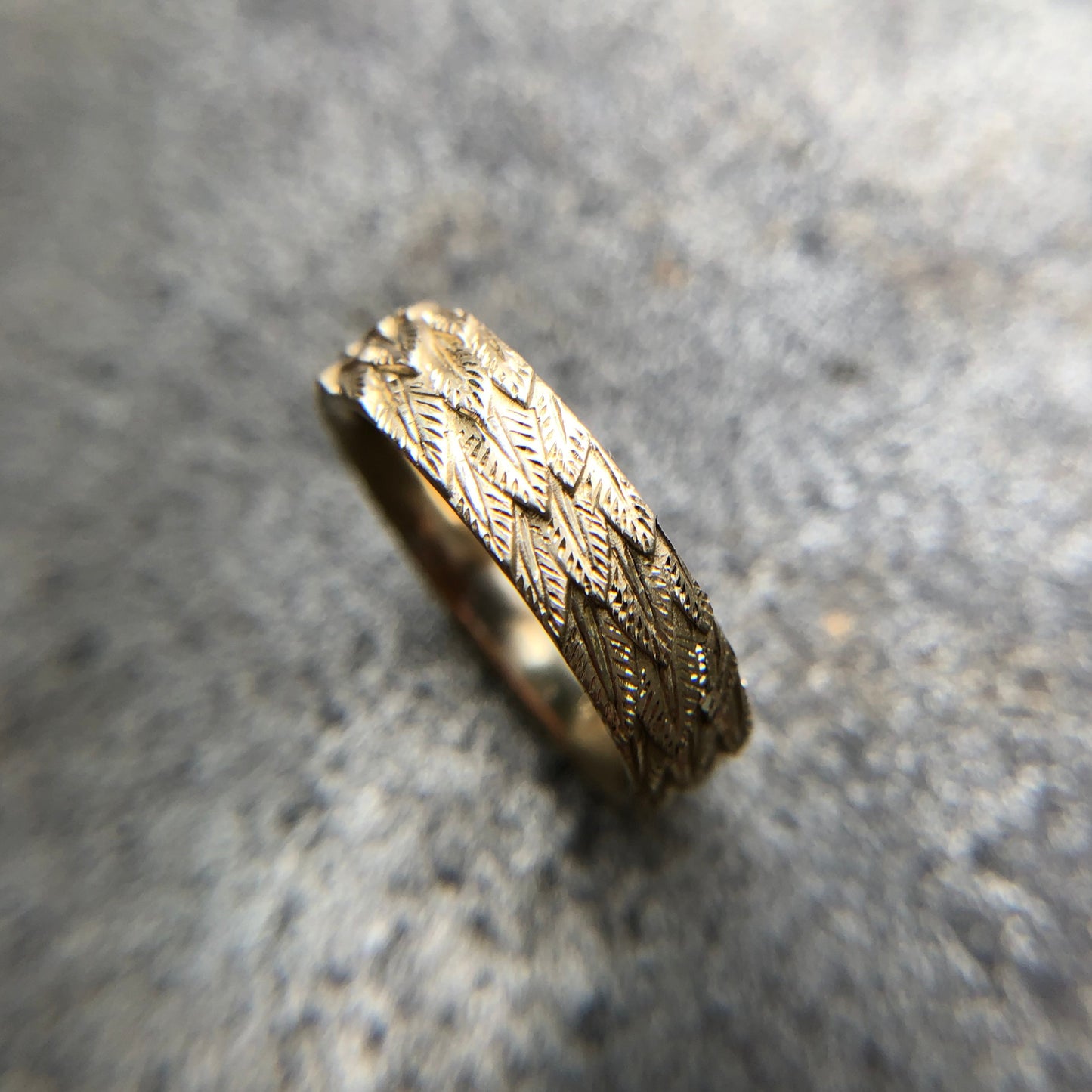 Castro Smith Jewelry Gold Feather Wedding Band Ring.